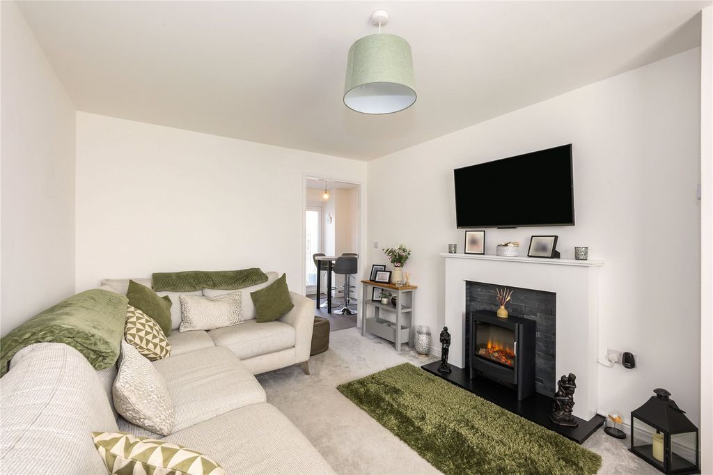 Property photo 2 of 10 Living Room