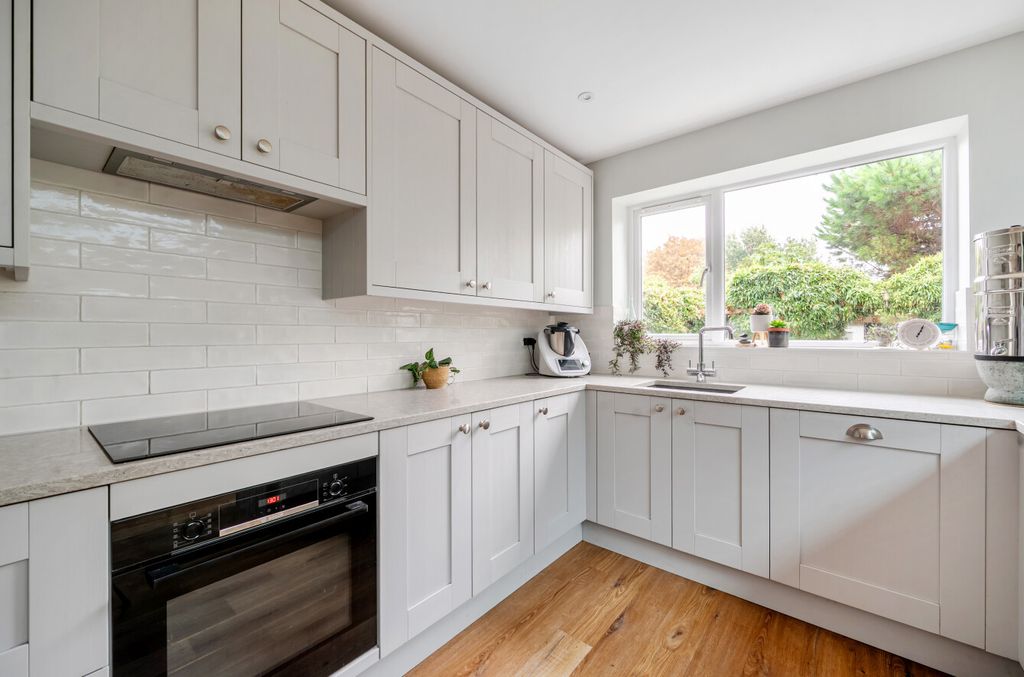 Property photo 3 of 26 1529660-16-1A1165...