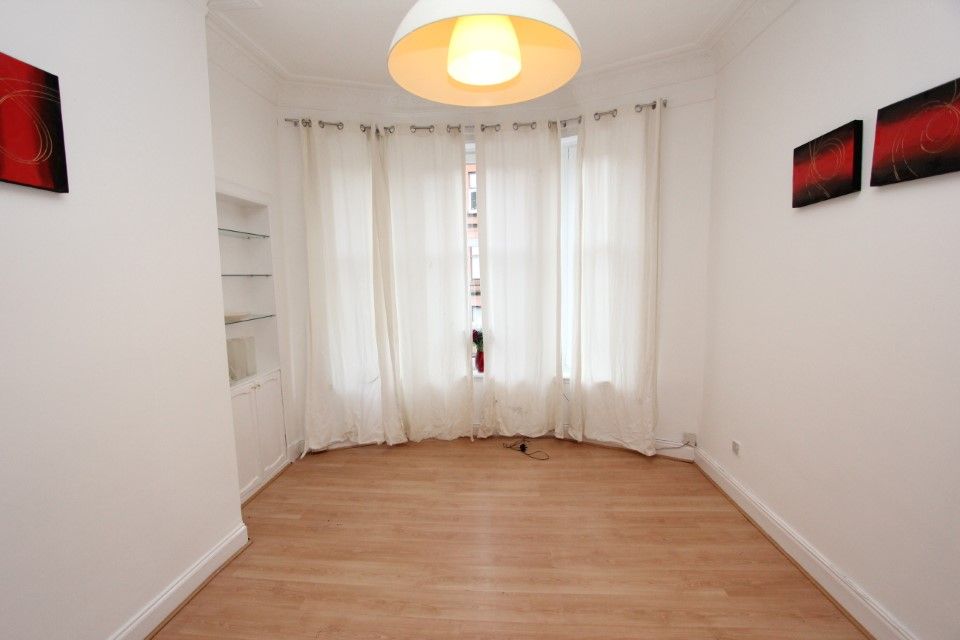 Property photo 3 of 8 Lounge