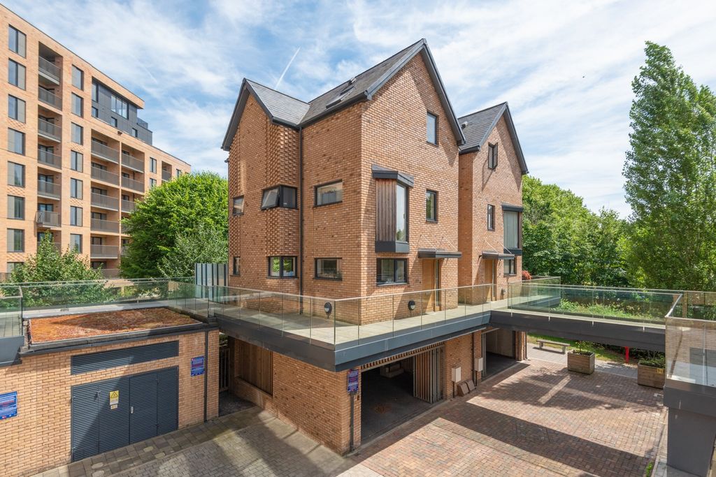 Property photo 1 of 19 5098071