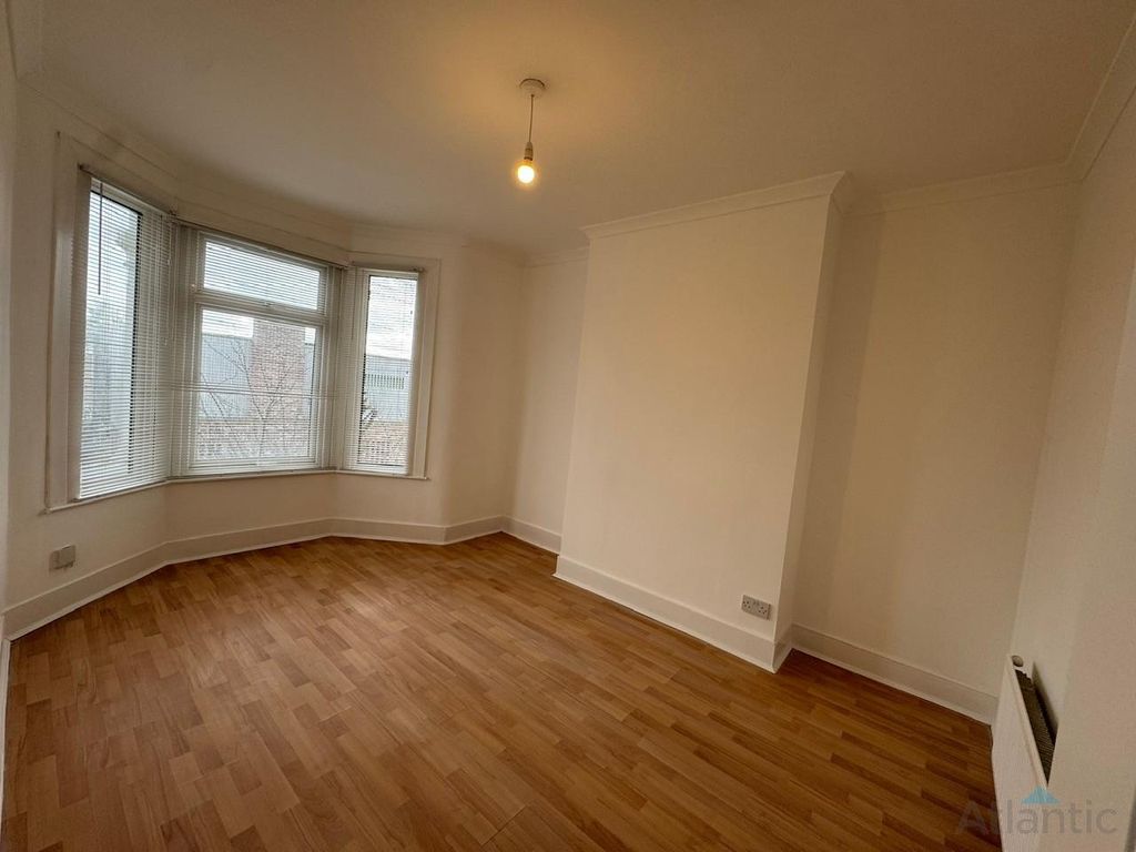 Property photo 3 of 9 Gallery