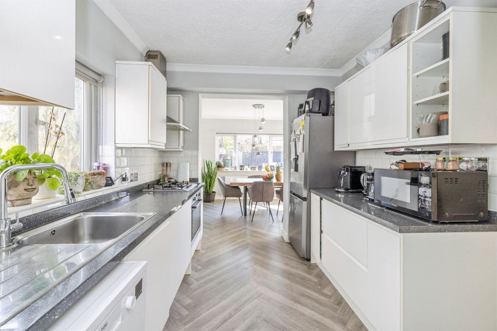 Property photo 2 of 20