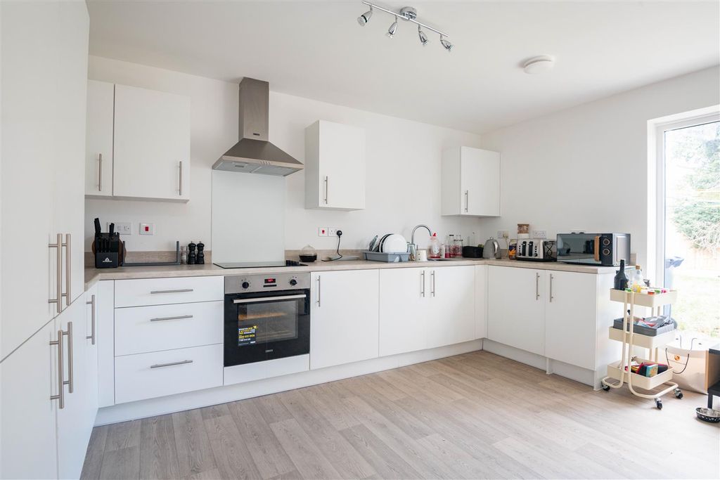 Property photo 2 of 14 Kitchen / Diner