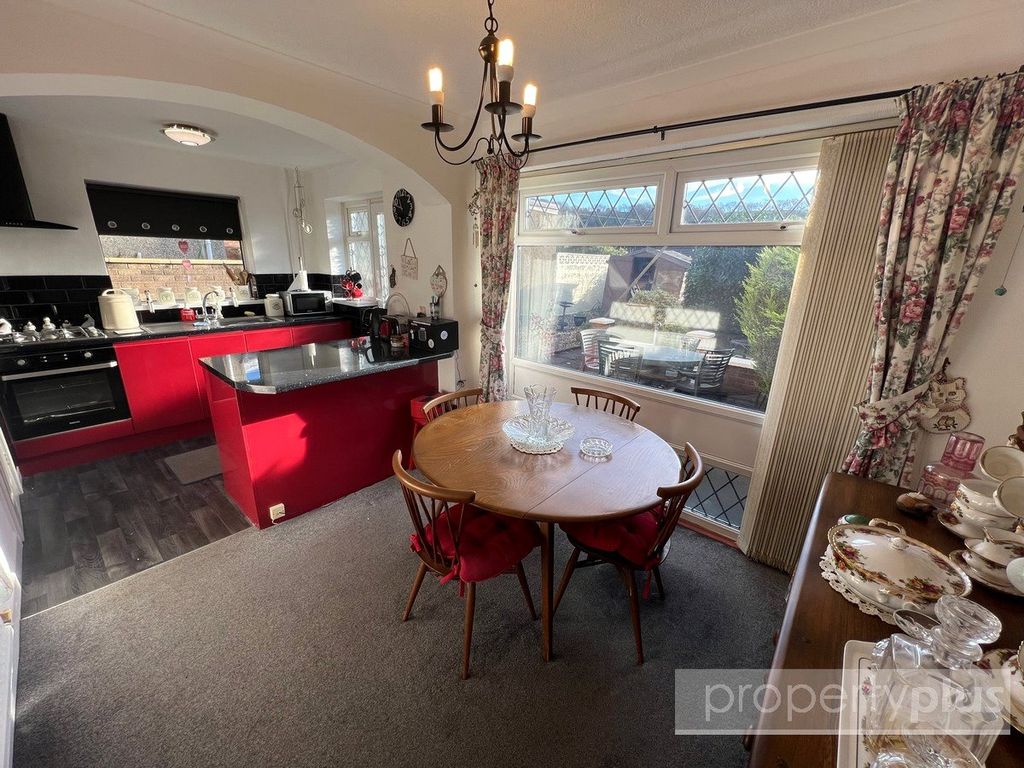 Property photo 2 of 17 Picture No. 12