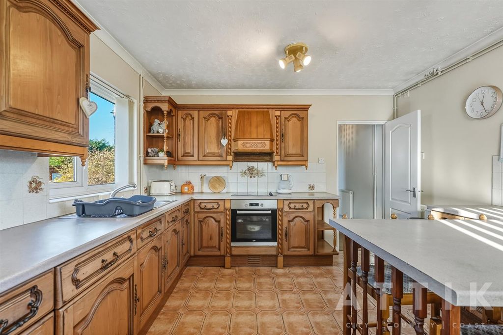 Additional image 33 of 4 bed semi-detached bungalow for saleChichester Road, Halesworth IP19