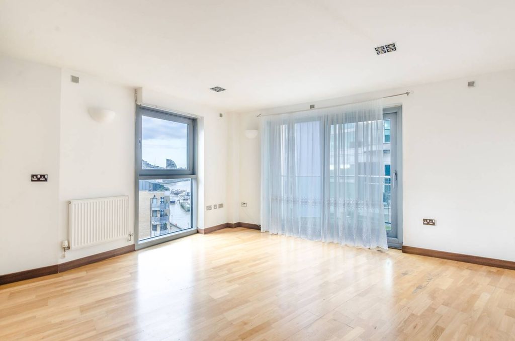 Property photo 1 of 8
