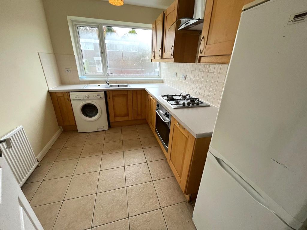 Property photo 2 of 15 Picture No. 27