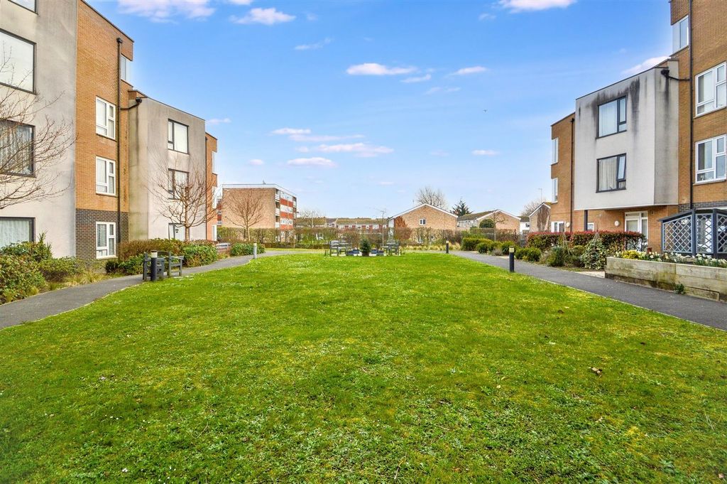 Property photo 1 of 19 Cranbrook.Jpg