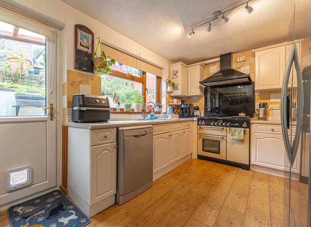 Property photo 2 of 58