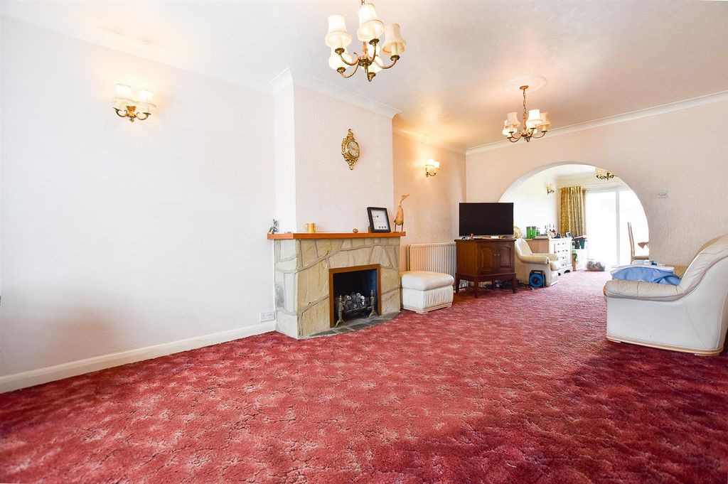 Property photo 2 of 10 Living Room..Jpg