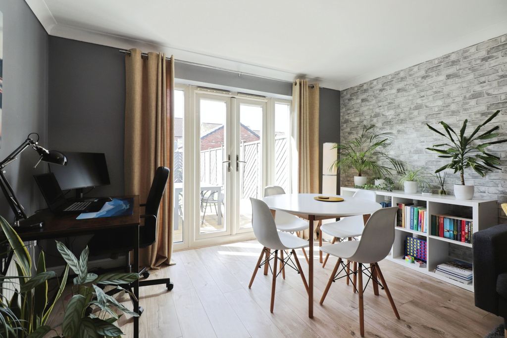 Property photo 3 of 12 Living / Dining Room