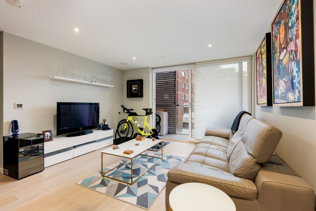 Property photo 2 of 8