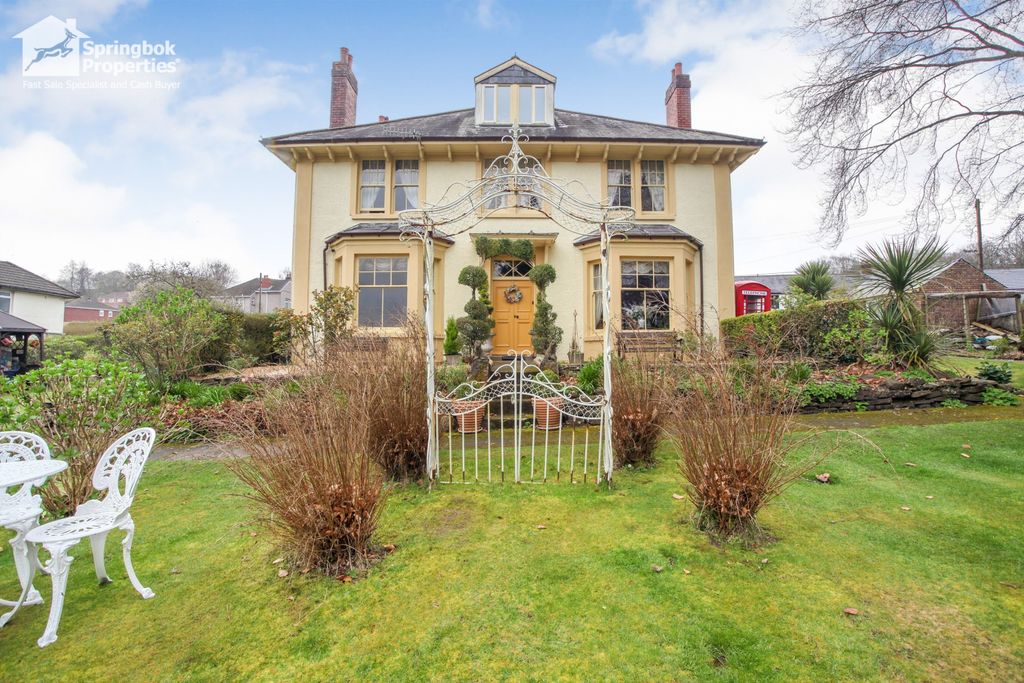 Property photo 1 of 41 Front View