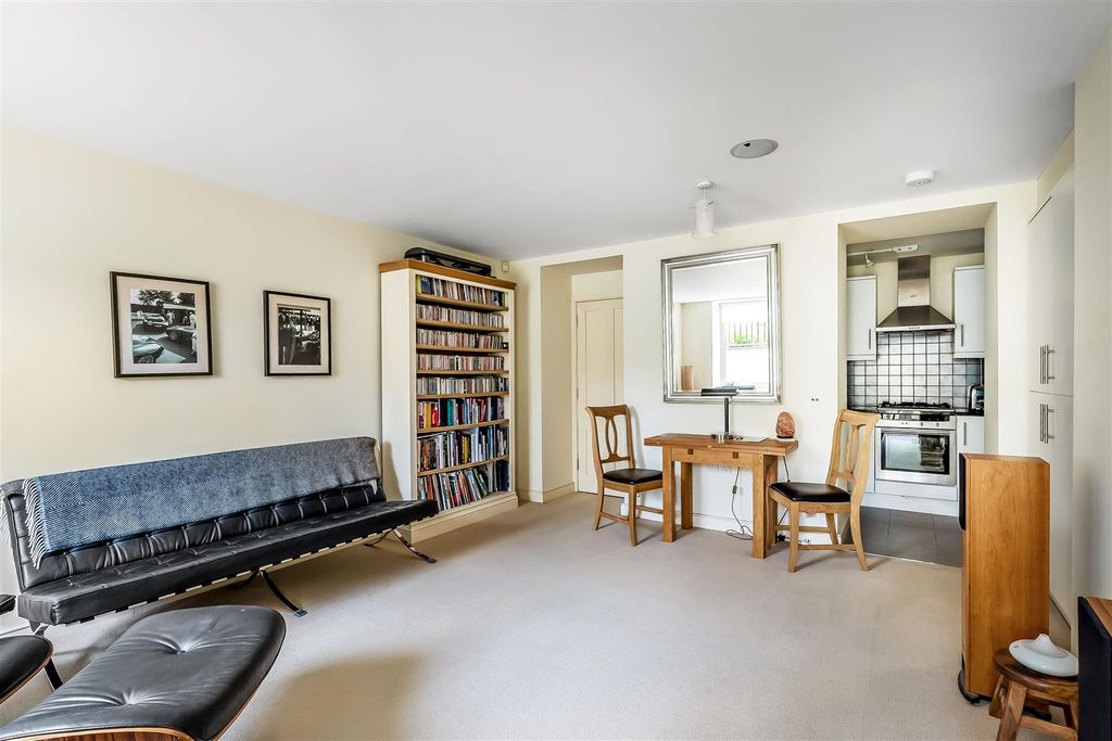 Property photo 2 of 14 5-Ashtead-Lodge-4.Jpg