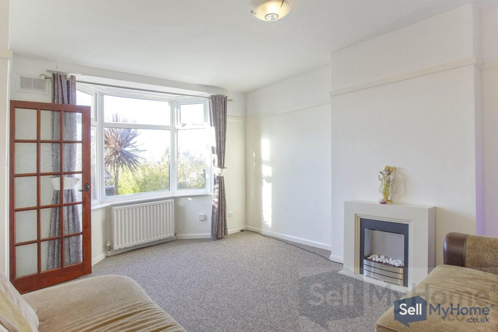 Property photo 3 of 14 Living Room