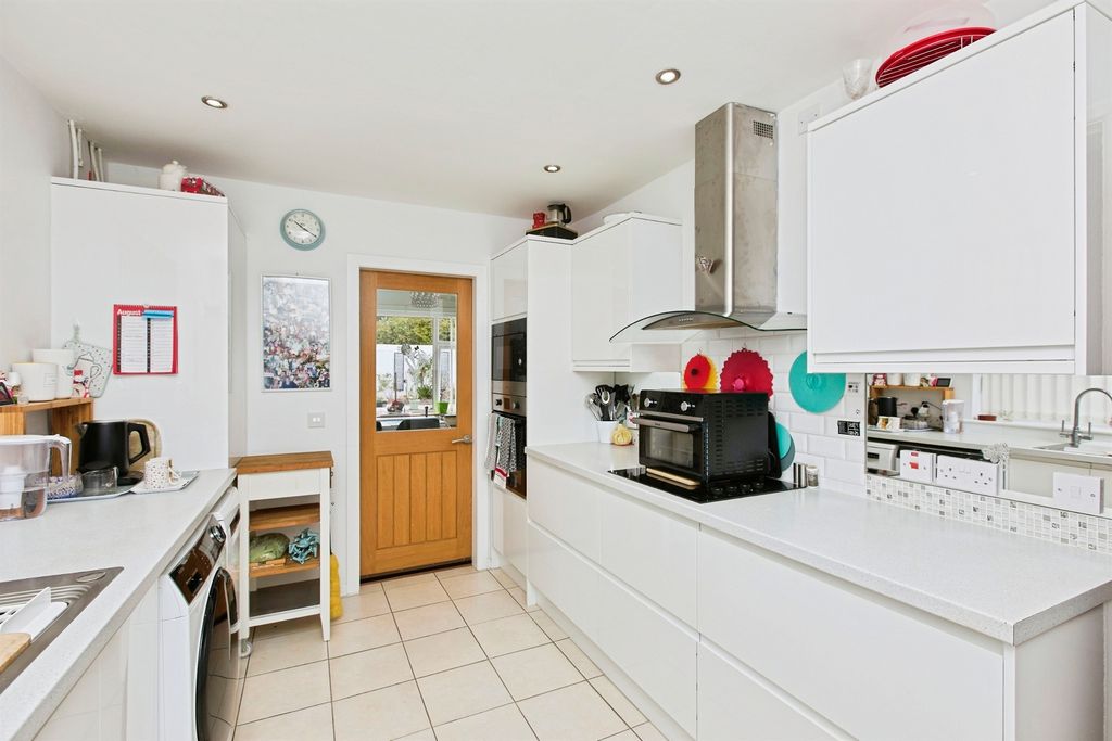 Property photo 3 of 21