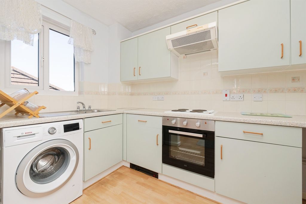 Property photo 3 of 17