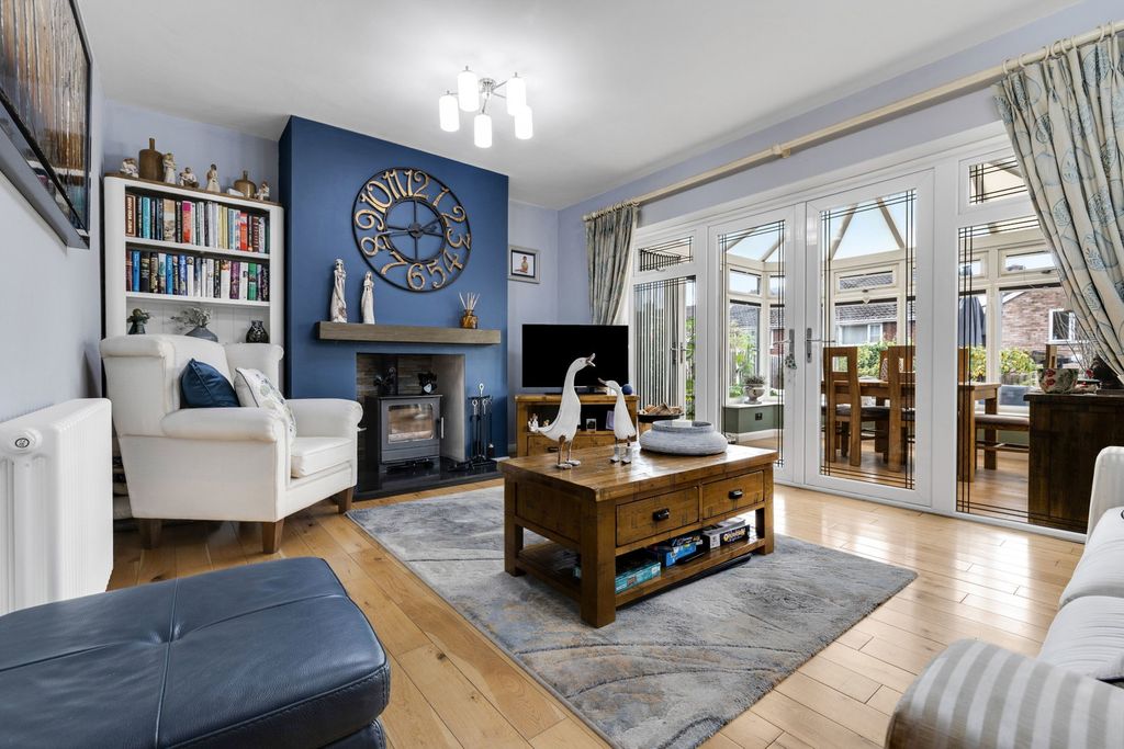 Property photo 2 of 32
