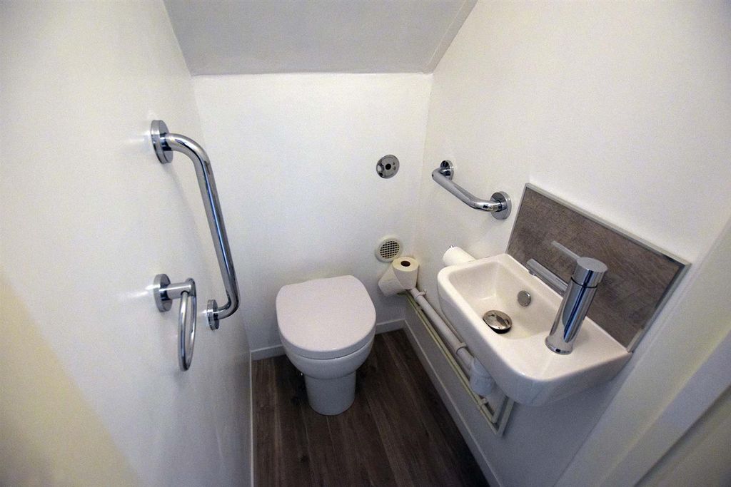 Property photo 3 of 17