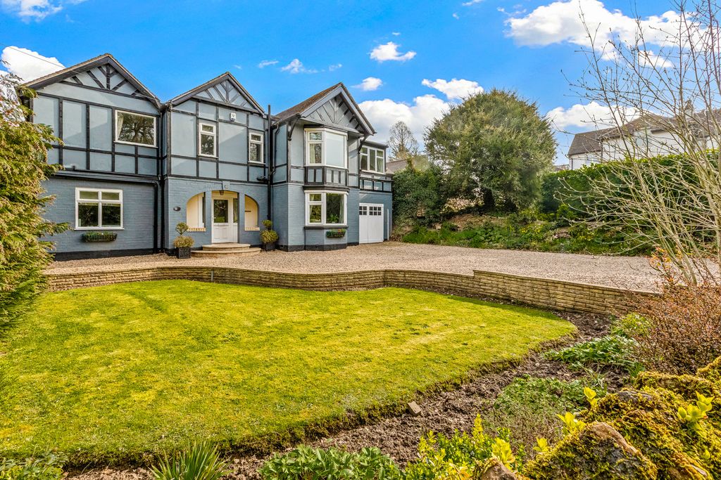 Property photo 2 of 32