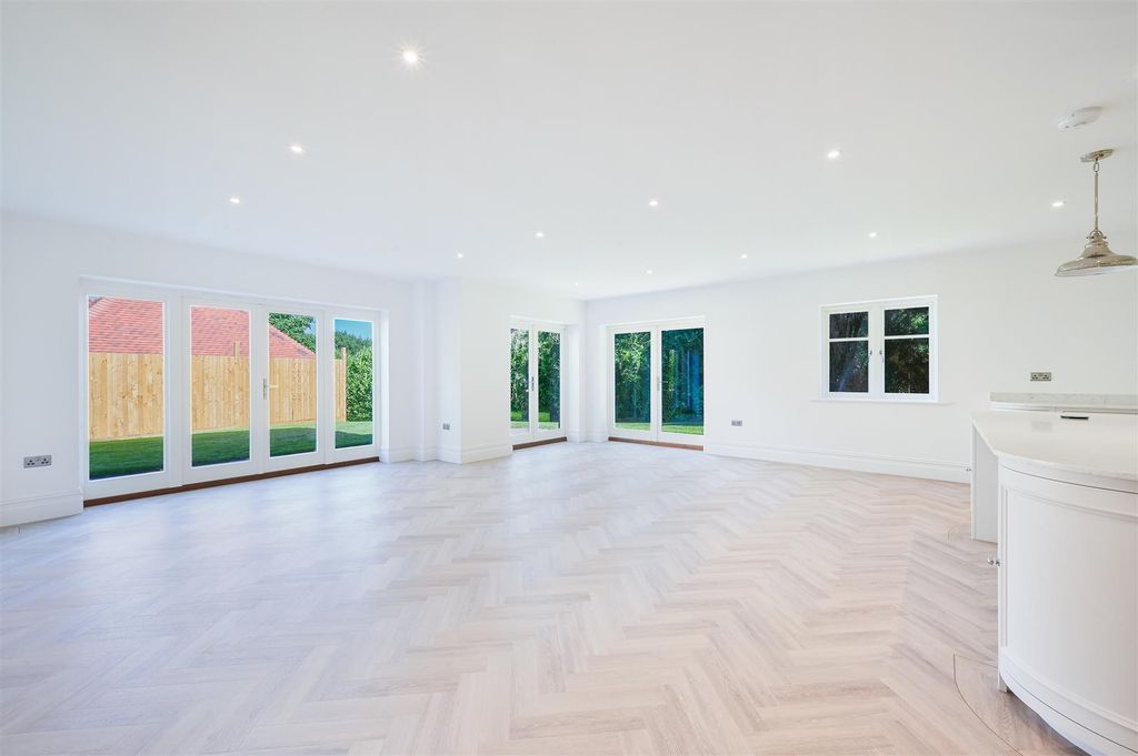 Property photo 3 of 28 The Avenue,  Plot 1- (1).Jpg