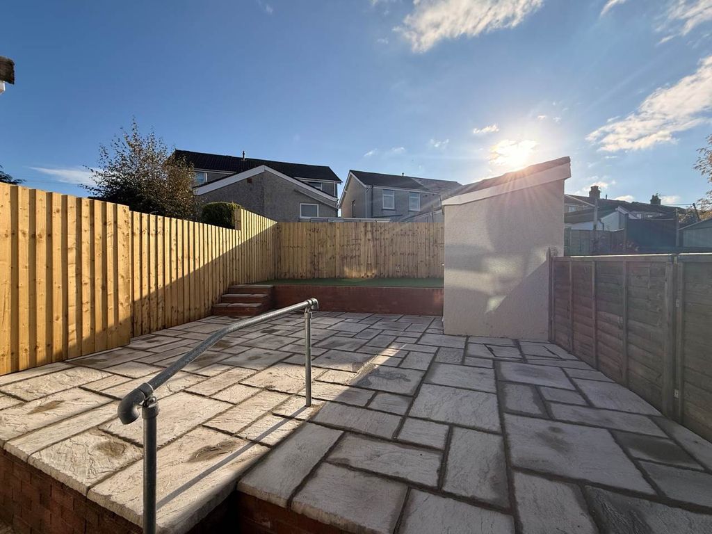 Property photo 3 of 13 Garden