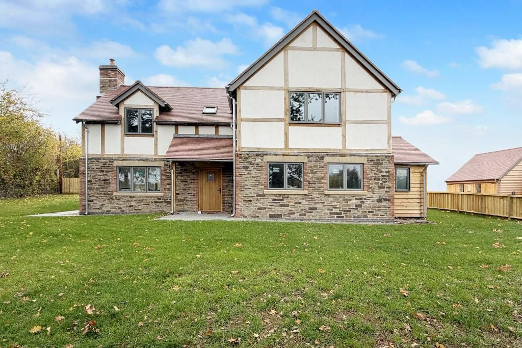 Property photo 1 of 5