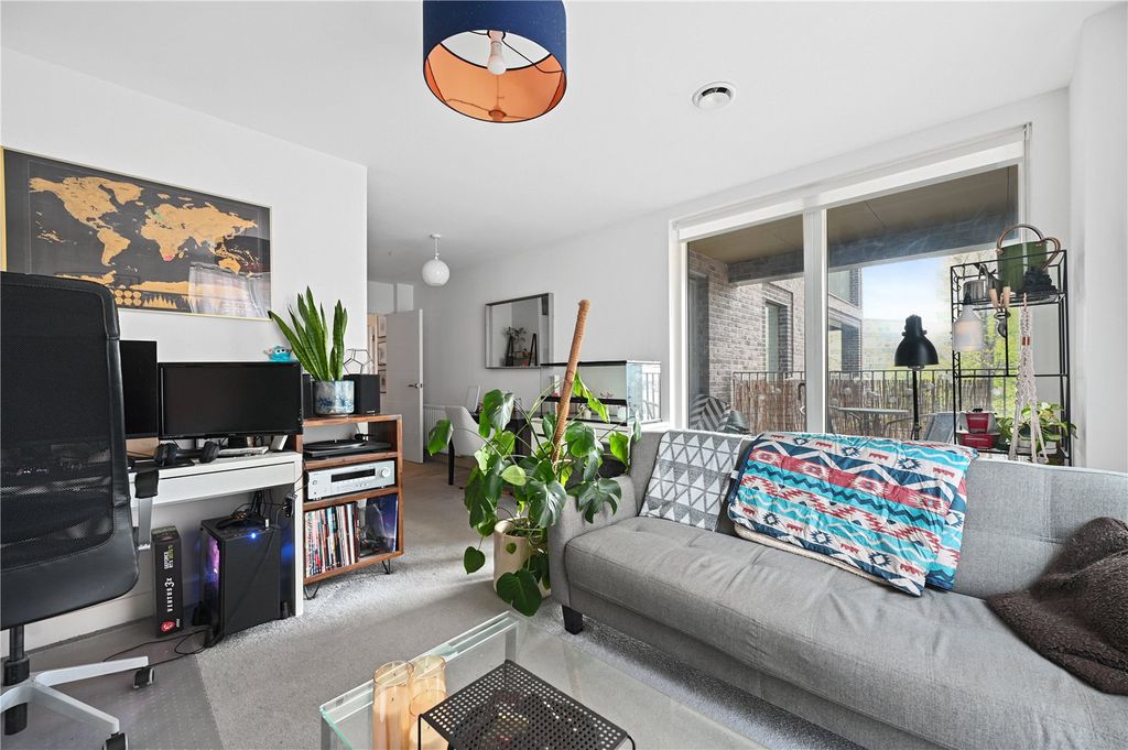 Property photo 3 of 8 Picture No. 21