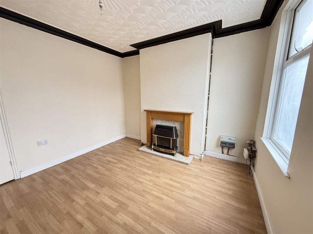 Property photo 2 of 7 Photo 08-05-2025, 12 28 05 Pm.Jpg