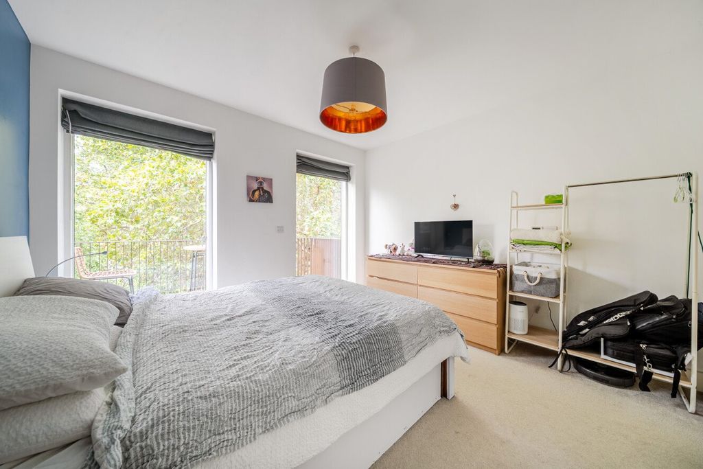 Property photo 2 of 21 Picture No. 17