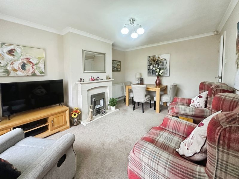 Property photo 2 of 11 Lounge