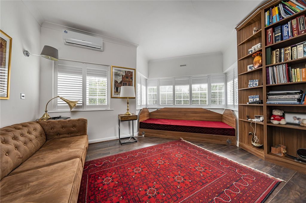 Property photo 3 of 24 Picture No. 16