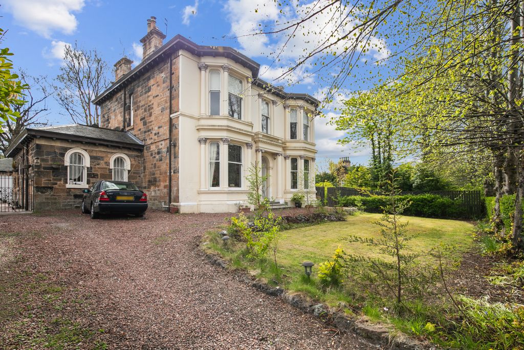 Property photo 1 of 42