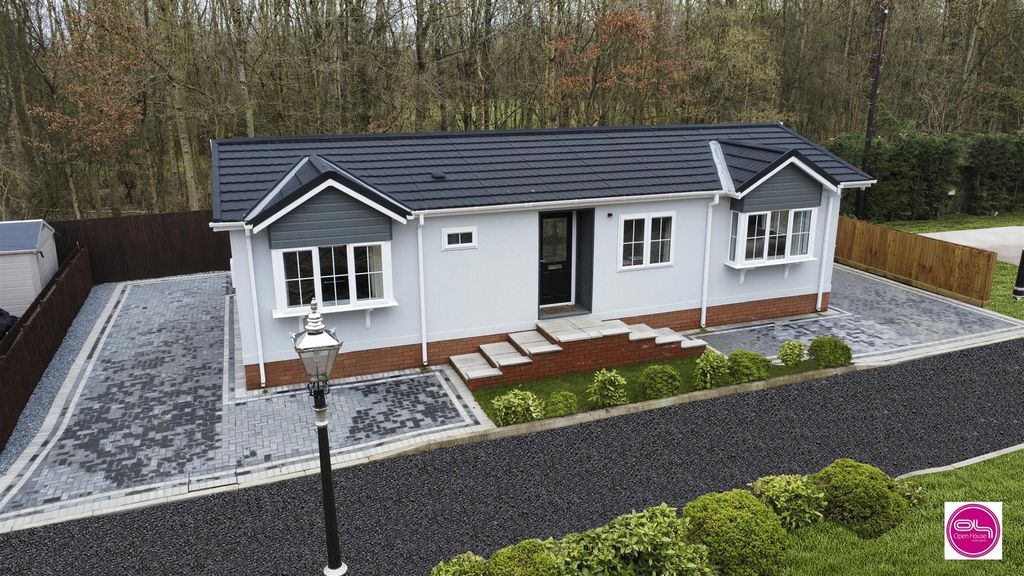 Property photo 3 of 33 Whitney Park Homes (4).Jpg