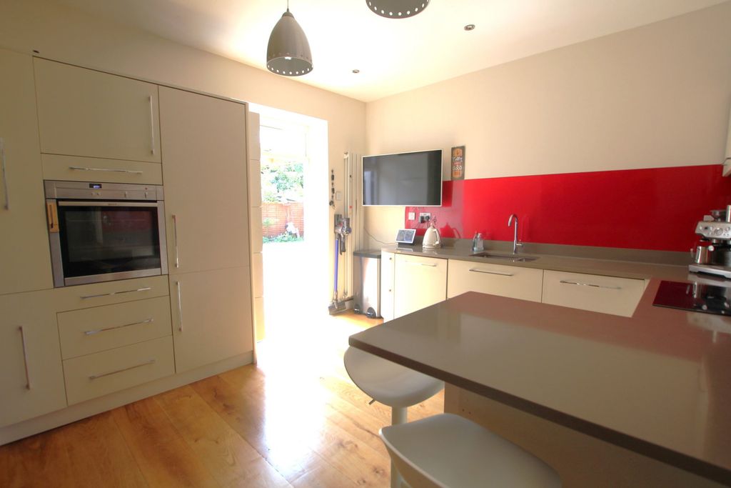 Property photo 2 of 22