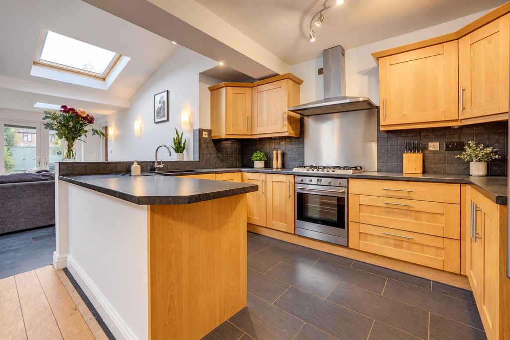 Property photo 3 of 28 49Ffb765-3Fbe-4793-85ee-A9F81092c68E.Png
