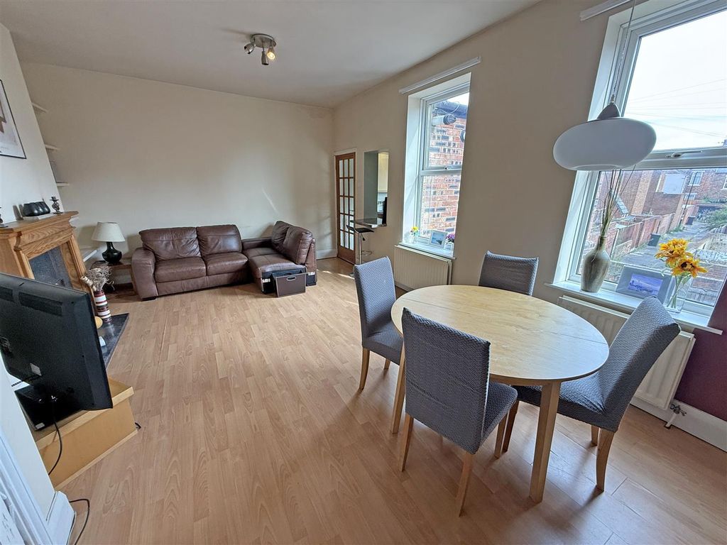 Property photo 3 of 10 Lounge Pic 3.Jpg