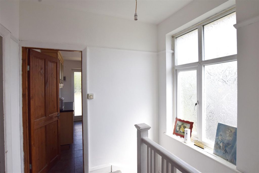Property photo 3 of 8 Landing Copy.Jpg