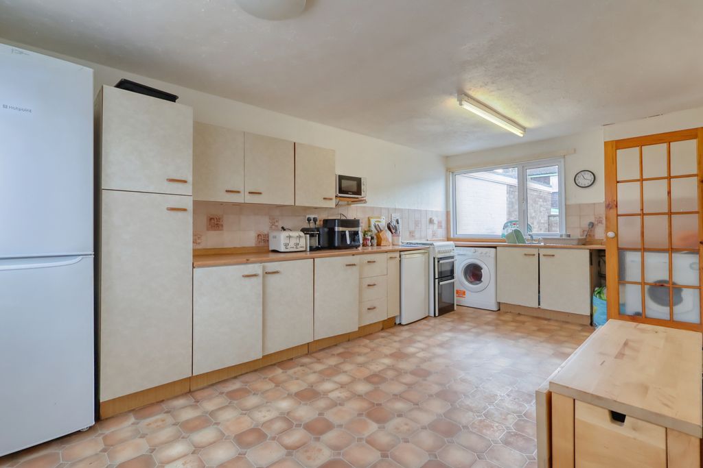 Property photo 2 of 11 Picture No. 10