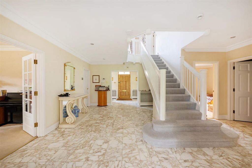 Property photo 2 of 13