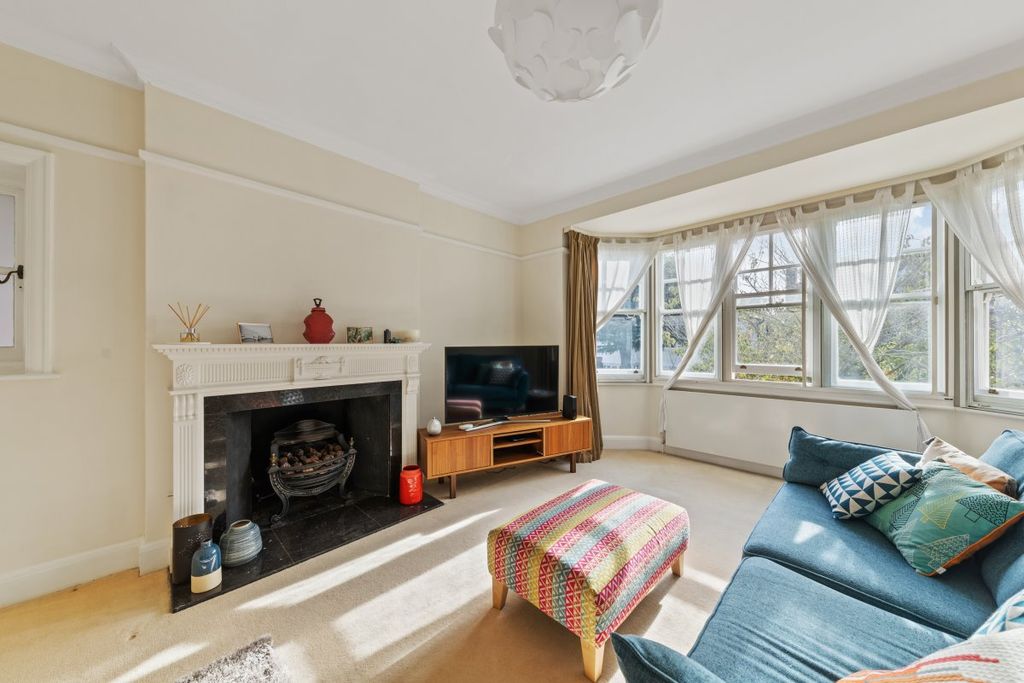 Property photo 2 of 22