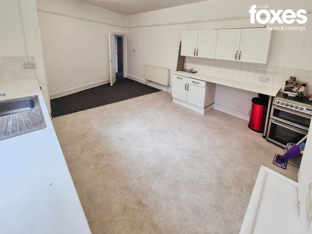 Property photo 3 of 12 5091572