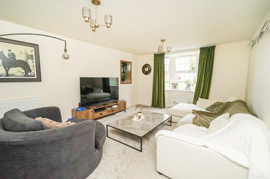 Property photo 3 of 25