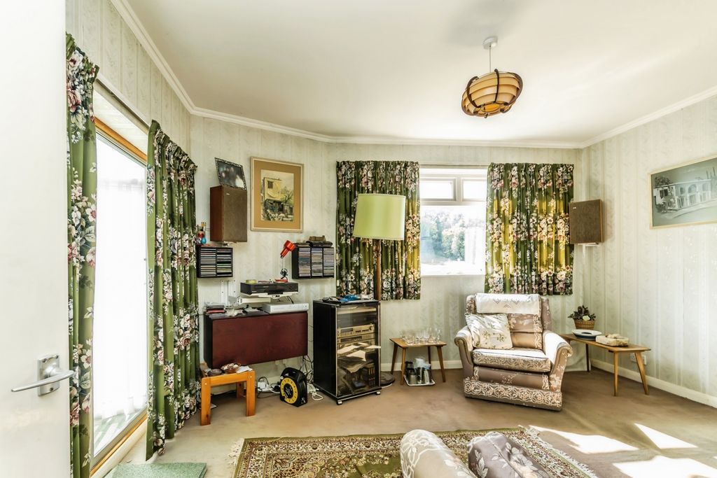Property photo 2 of 17 Pbox-Img.Jpg