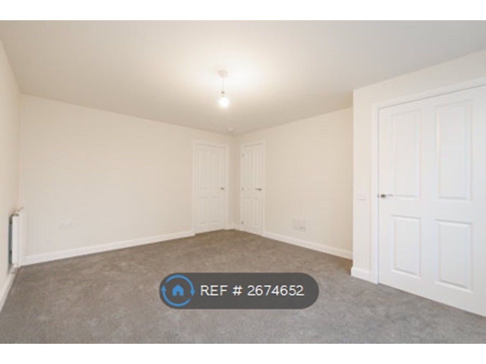Property photo 2 of 16 Master Bedroom