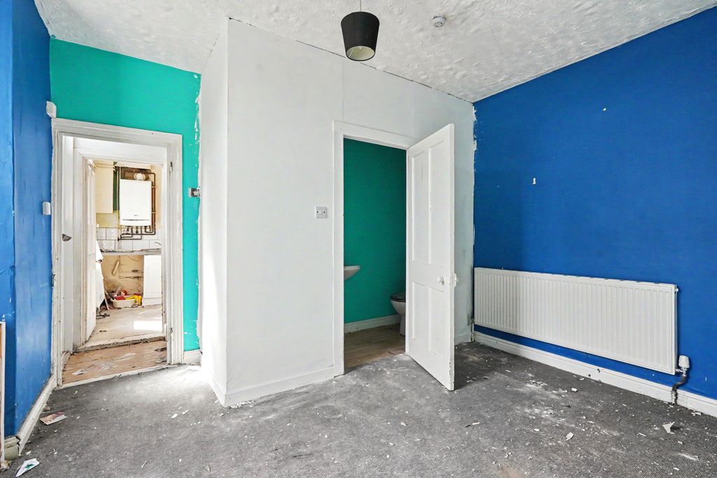 Property photo 3 of 17
