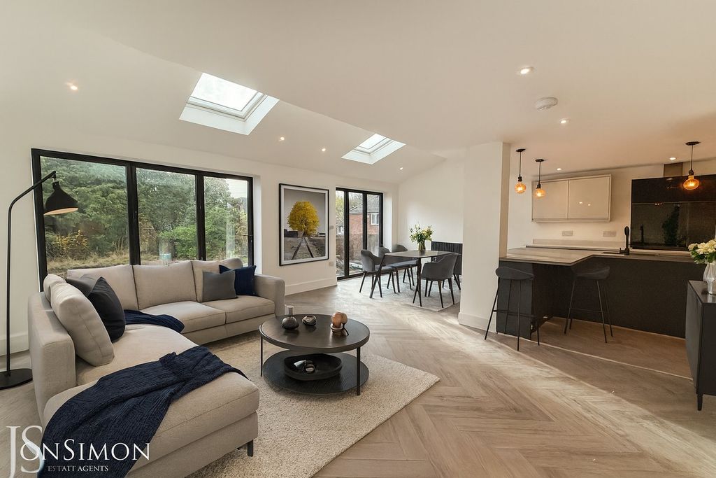 Property photo 2 of 35