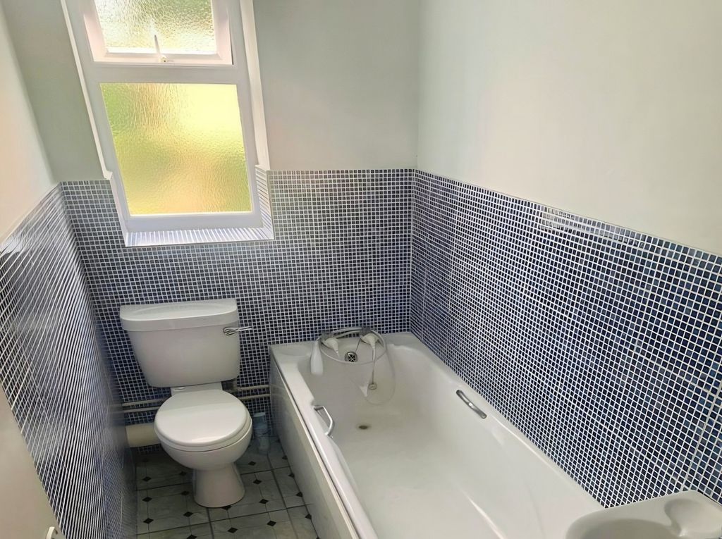 Property photo 3 of 4