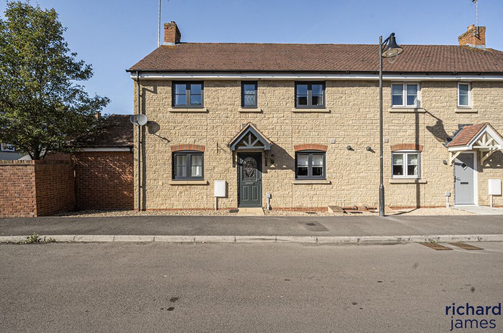 Property photo 1 of 14 F70c98460ce94c7F85A0Fd84901c8F20