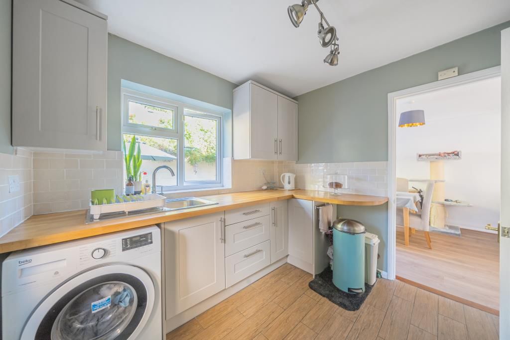 Property photo 3 of 20 Kitchen